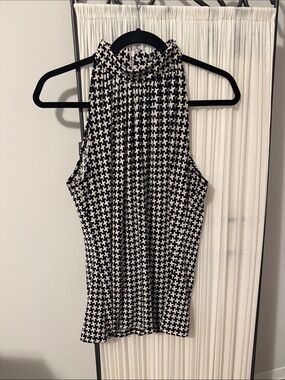Mock Neck Houndstooth Camisole - Black & White